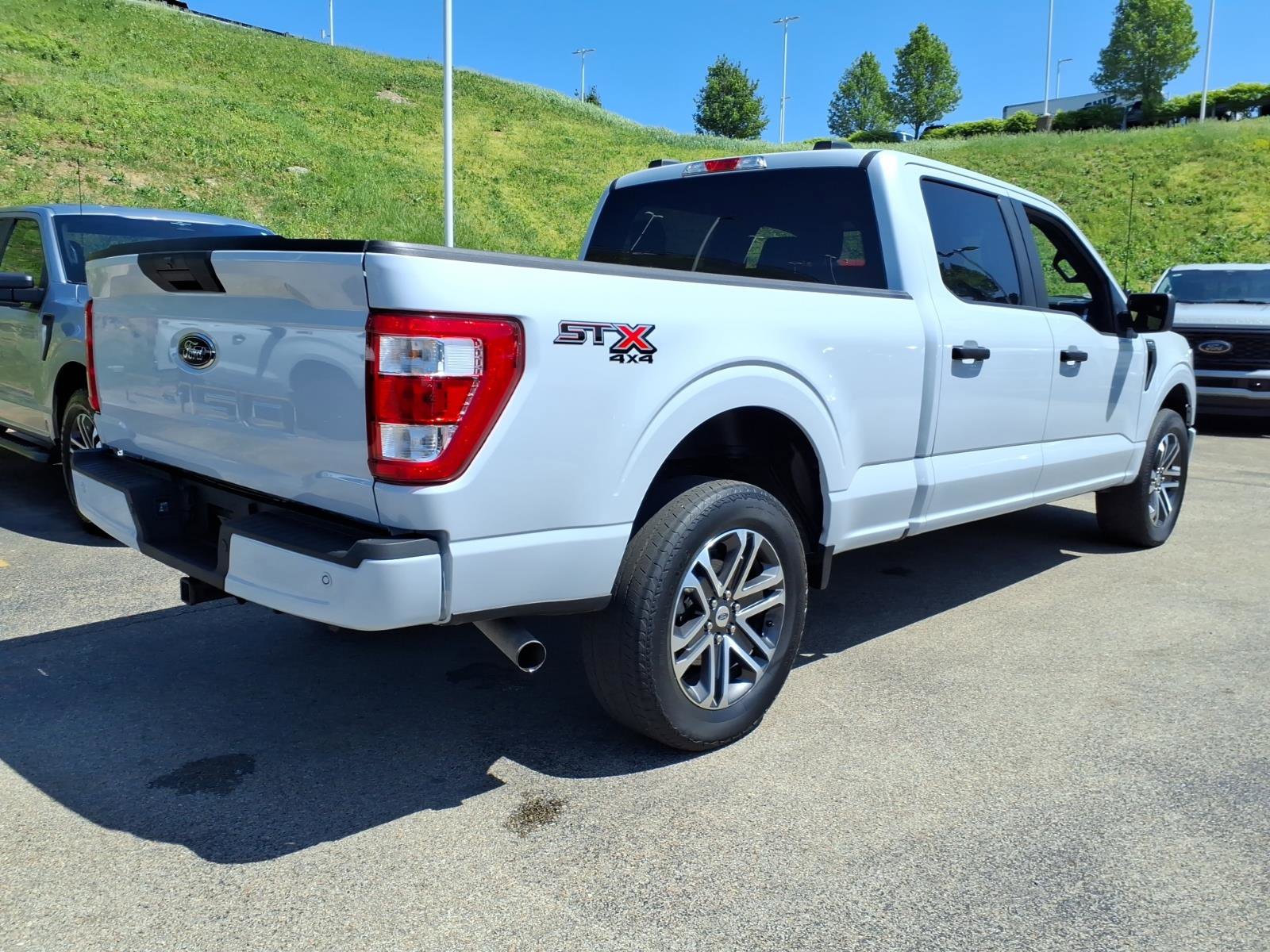 Certified 2022 Ford F150 XL w/ STX Appearance Package AWD/4WD image 5