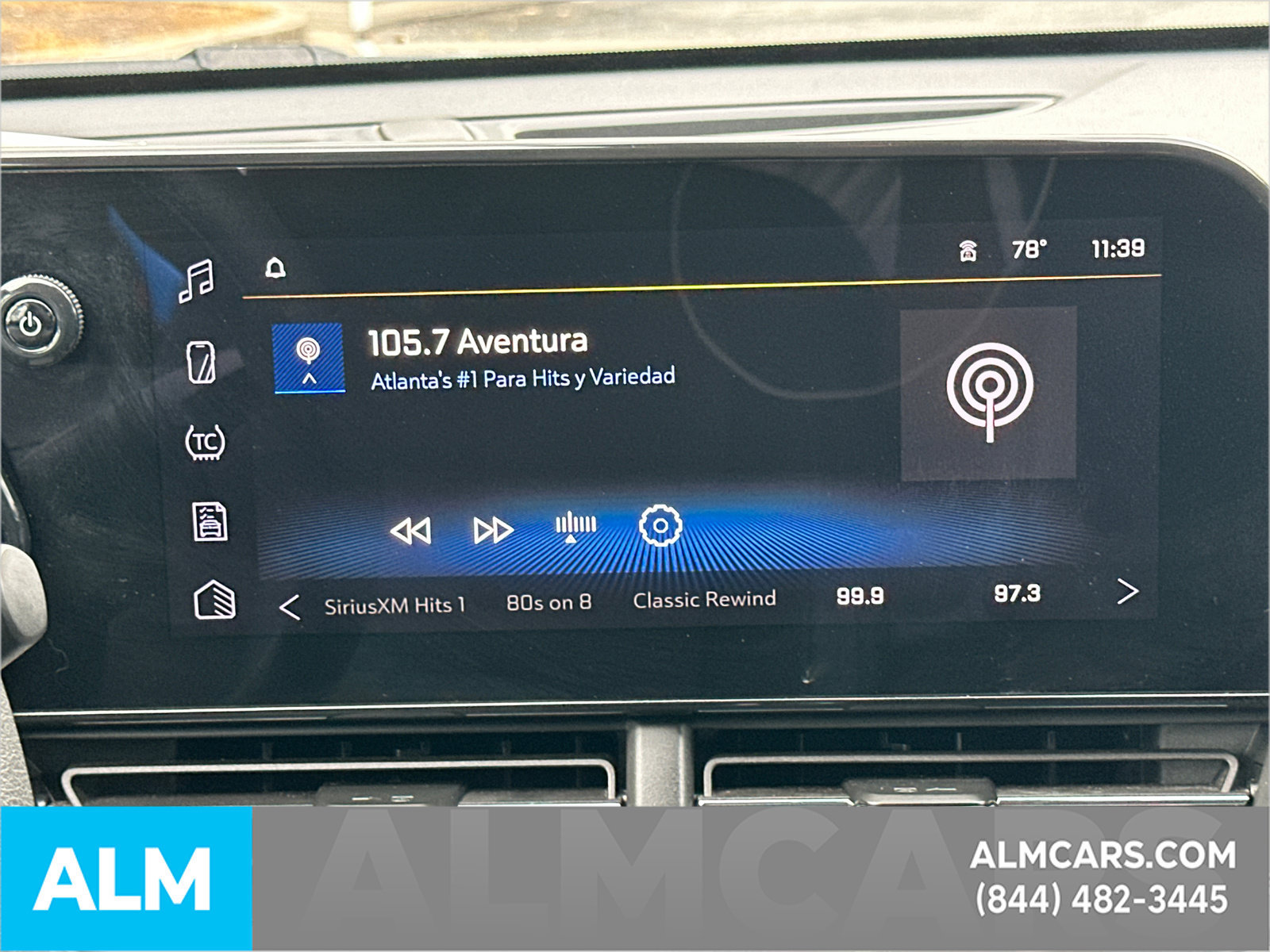 Used 2025 Chevrolet Trax LT FWD image 32