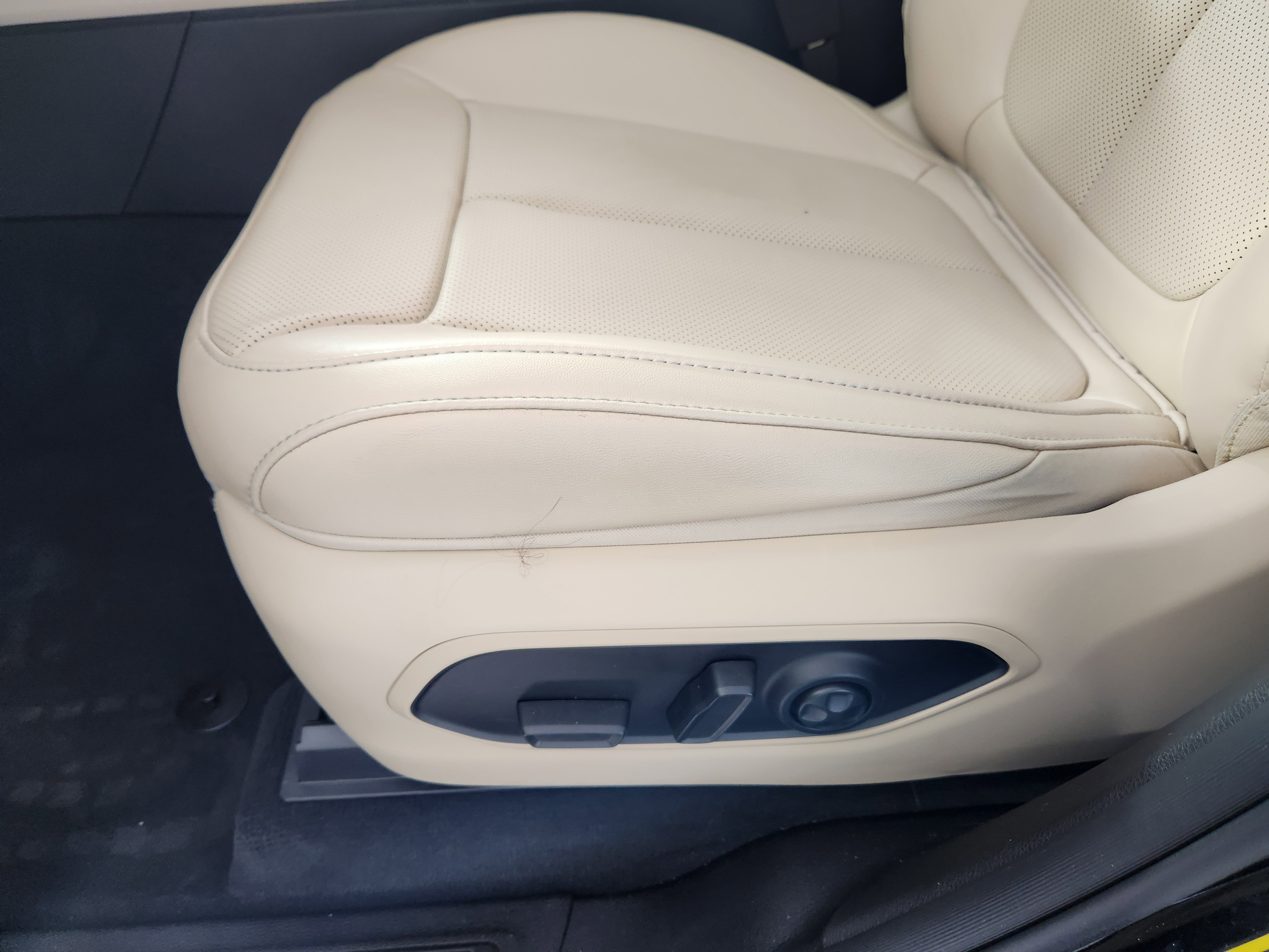 Used 2024 Jeep Grand Cherokee Limited 4xe w/ Luxury Tech Group II image 13