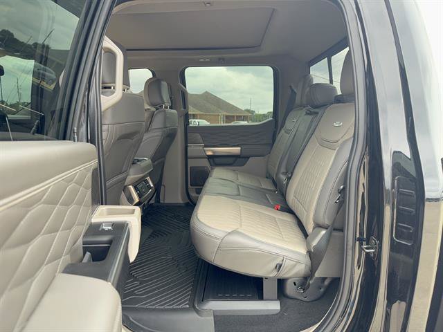Certified 2025 Ford F250 Platinum w/ Platinum Plus Package AWD/4WD image 8