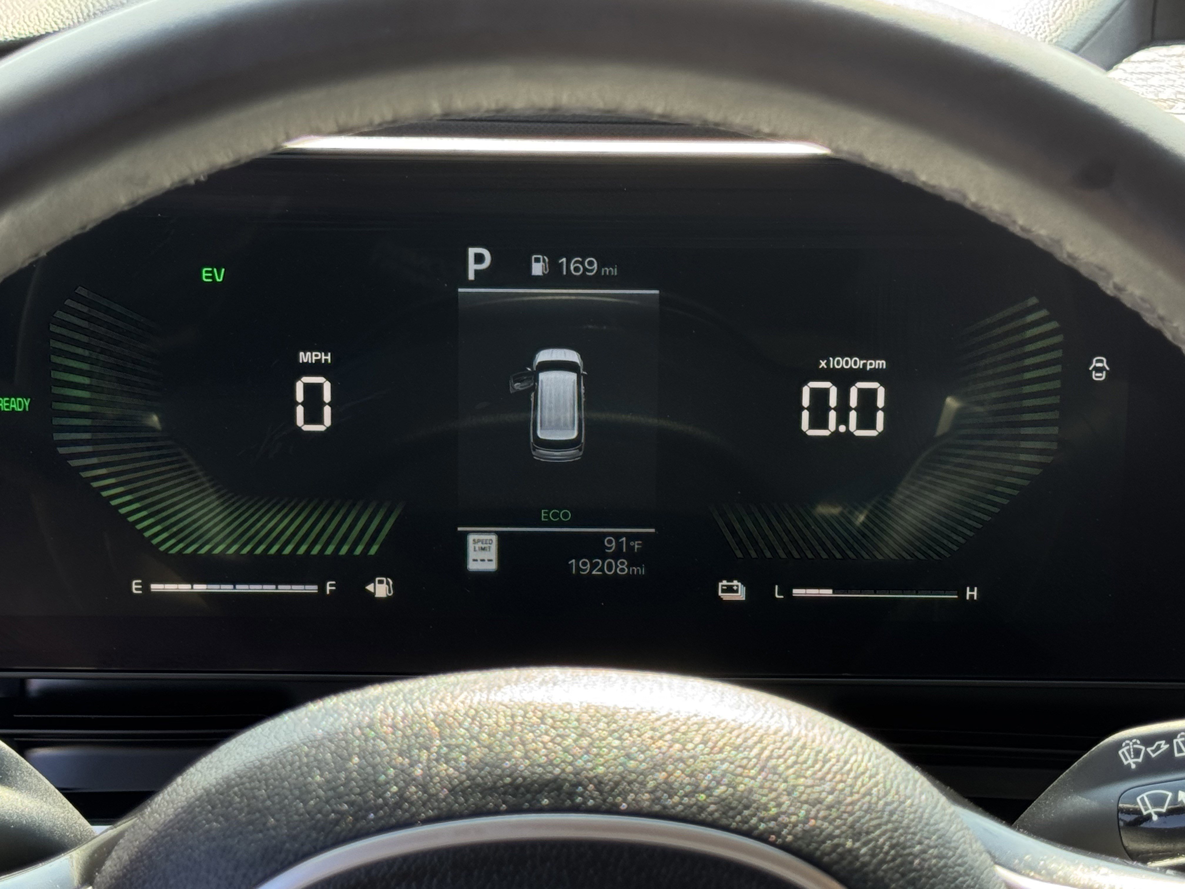 Used 2025 Kia Carnival EX image 19