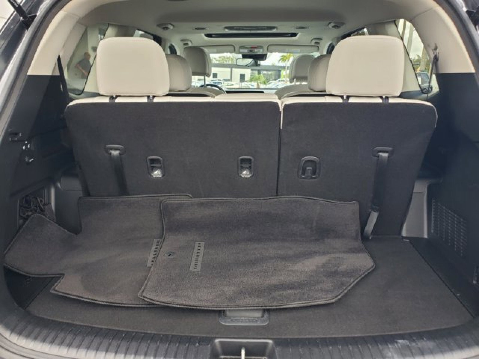 Used 2024 Kia Telluride S w/ S Sunroof Package image 8