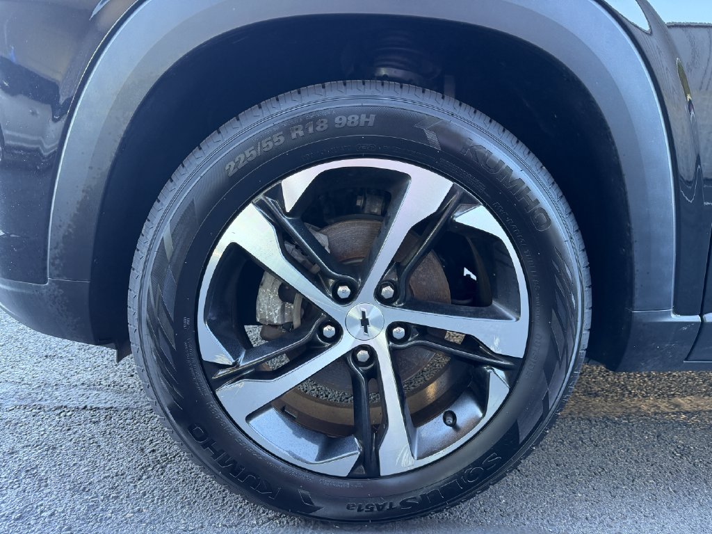Used 2024 Chevrolet Trax RS FWD image 13