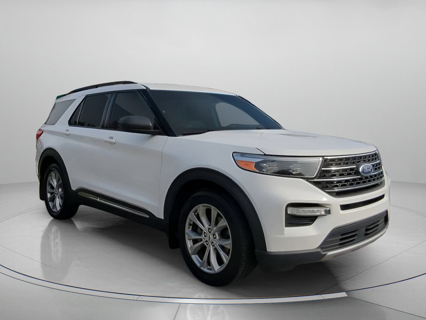 Certified 2020 Ford Explorer XLT w/ Equipment Group 202A image 27