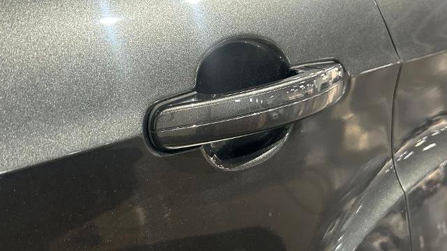Certified 2018 Ford Escape SE w/ SE Sync 3 Package AWD/4WD image 19