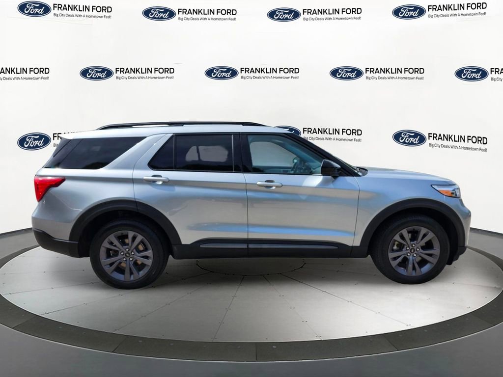 Certified 2023 Ford Explorer XLT w/ Equipment Group 202A AWD/4WD image 6