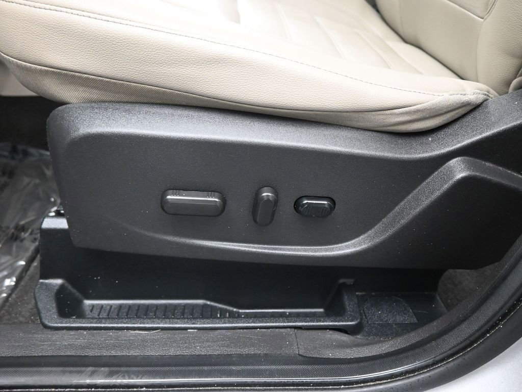 Certified 2017 Ford Escape Titanium w/ Equipment Group 301A image 11