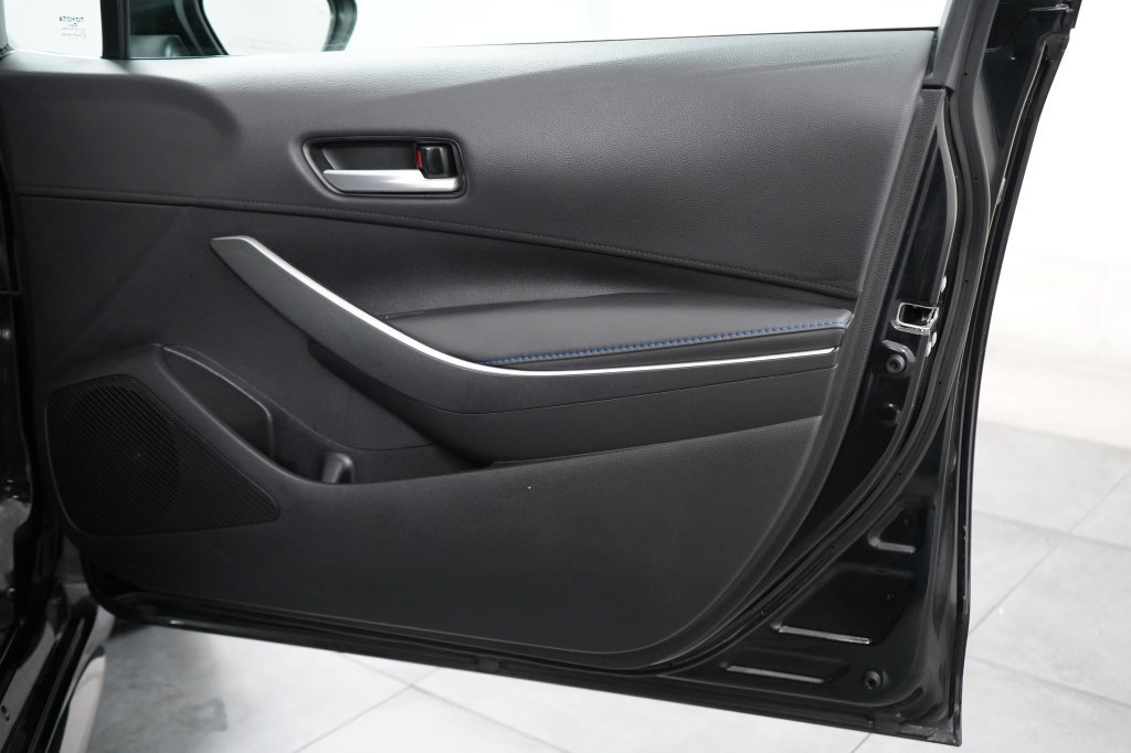 Used 2020 Toyota Corolla SE w/ SE Premium Package FWD image 32