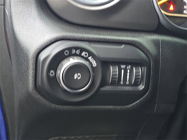 Used 2019 Jeep Wrangler Unlimited Sahara w/ Dual Top Group image 13