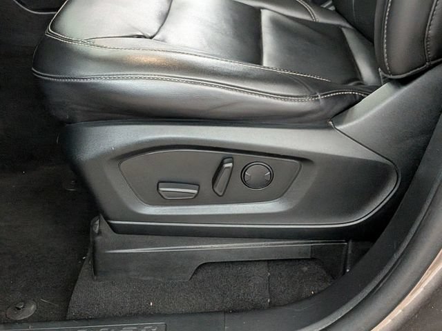 Certified 2021 Ford Explorer XLT w/ Equipment Group 202A AWD/4WD image 13