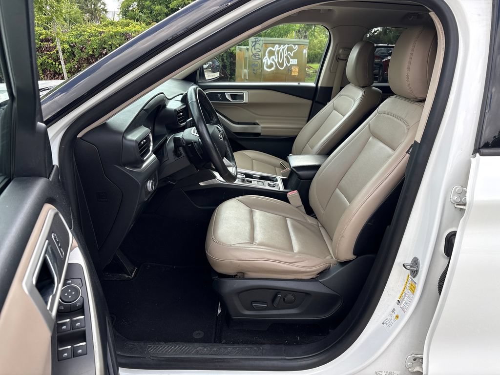Certified 2020 Ford Explorer XLT w/ Equipment Group 202A AWD/4WD image 30