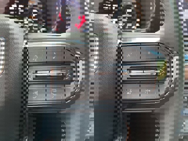 Used 2025 GMC Canyon AT4 w/ AT4 Premium Package image 19