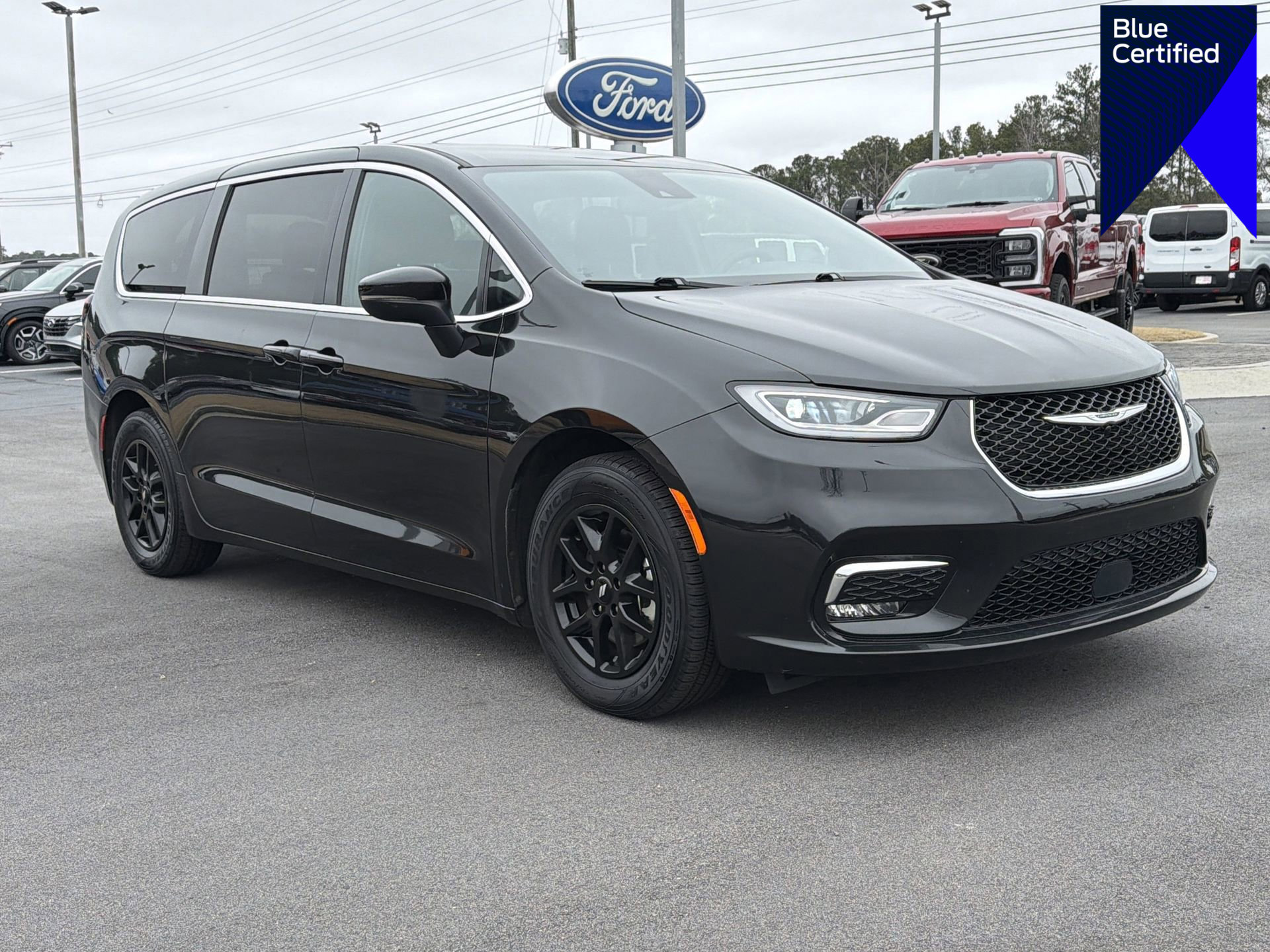 Used 2023 Chrysler Pacifica Touring video 1