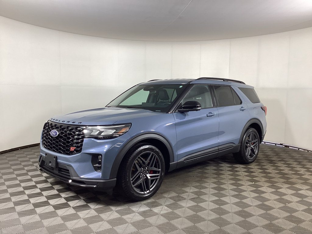 Certified 2025 Ford Explorer ST AWD/4WD image 5