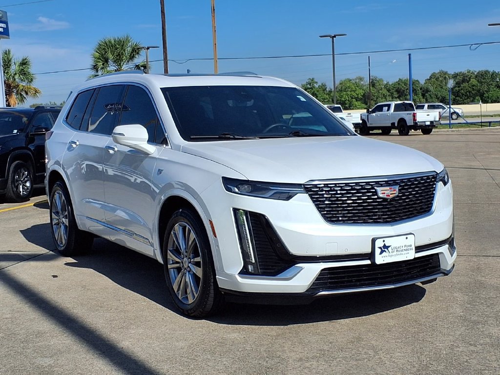 Used 2024 Cadillac XT6 Premium Luxury w/ Technology Package FWD image 7