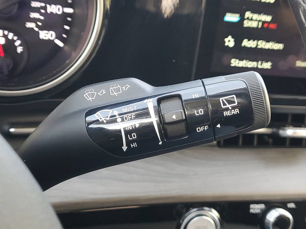 Used 2024 Kia Carnival EX FWD image 26