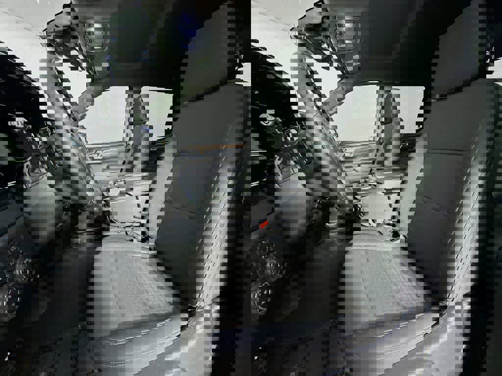 Used 2025 Chevrolet Silverado 1500 LT image 15