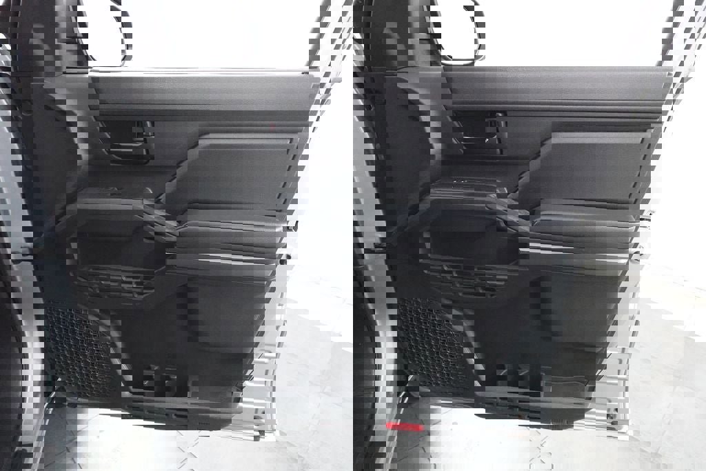 Used 2024 Toyota Tacoma SR5 AWD/4WD image 28