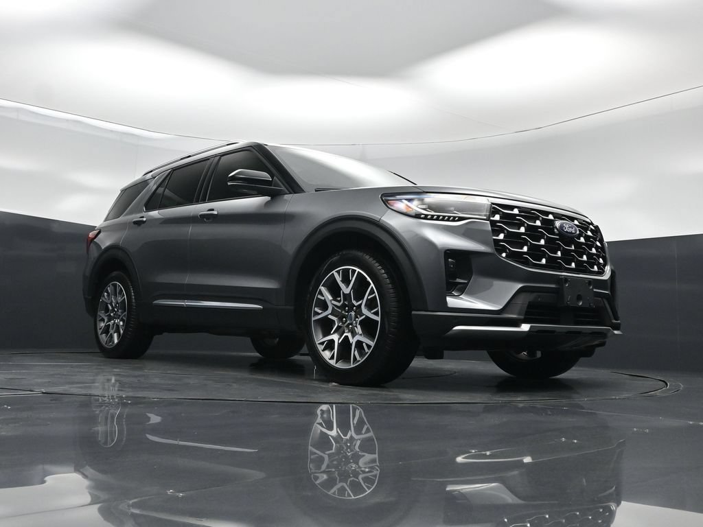 Certified 2025 Ford Explorer Platinum w/ Ultimate Package AWD/4WD image 46