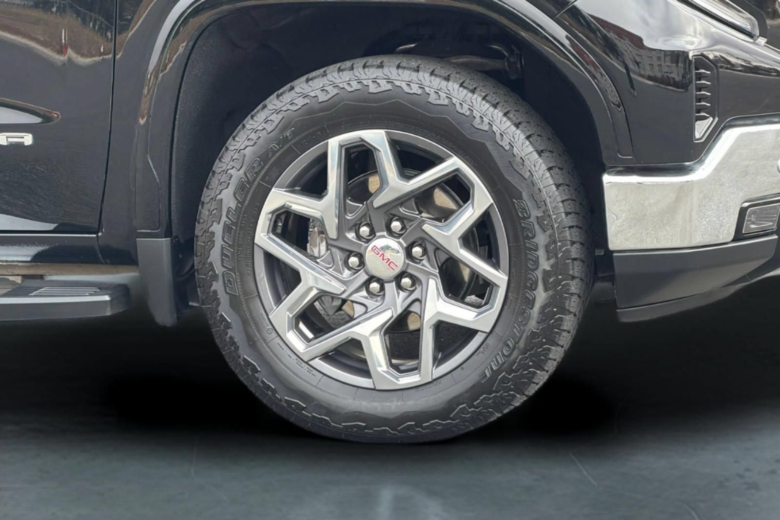 Used 2022 GMC Sierra 1500 SLT w/ SLT Premium Plus Package AWD/4WD image 32
