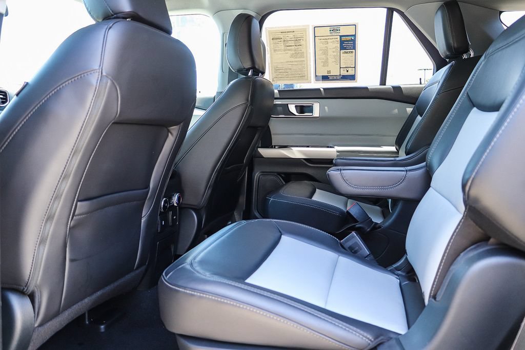 Certified 2023 Ford Explorer XLT w/ Equipment Group 202A RWD image 23