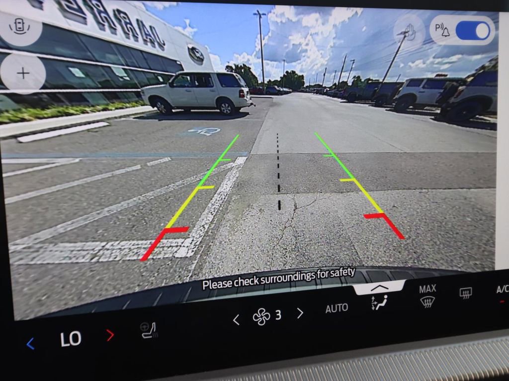 Certified 2025 Ford Explorer Active w/ Active Comfort Package image 4