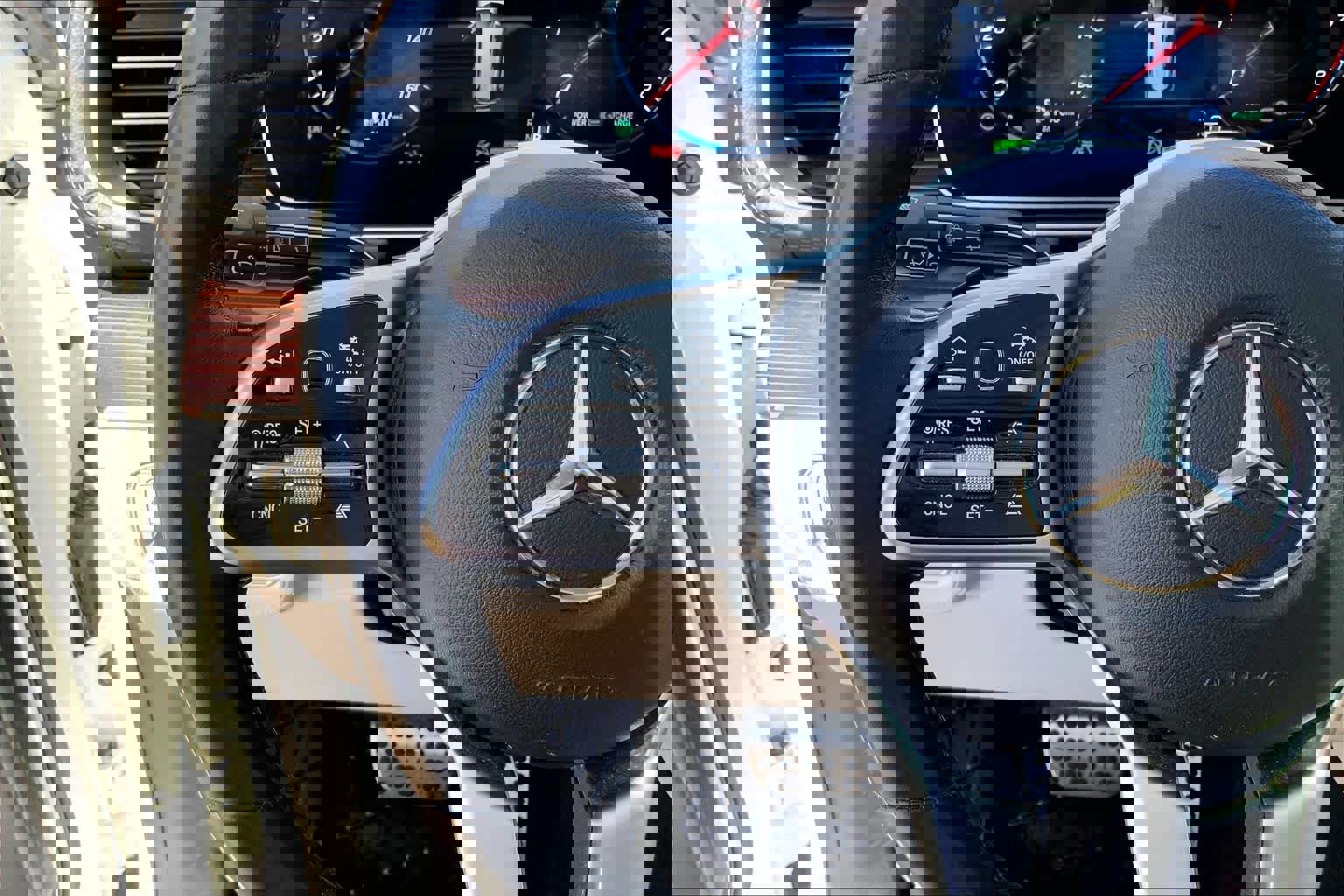 Used 2023 Mercedes-Benz GLS 450 4MATIC image 24