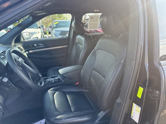 Certified 2018 Ford Explorer XLT w/ Equipment Group 202A image 18
