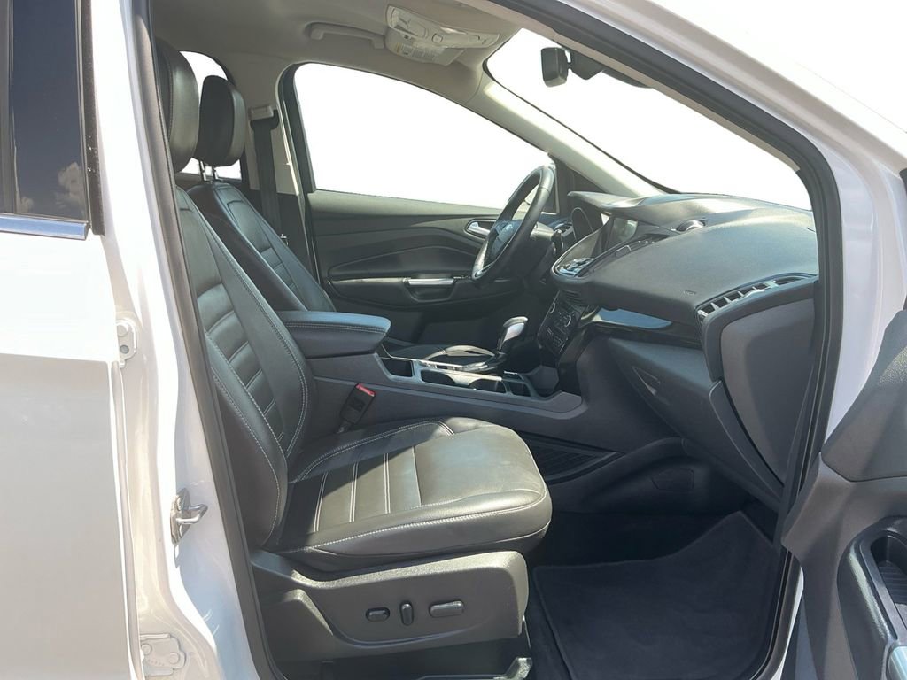 Certified 2019 Ford Escape Titanium FWD image 22