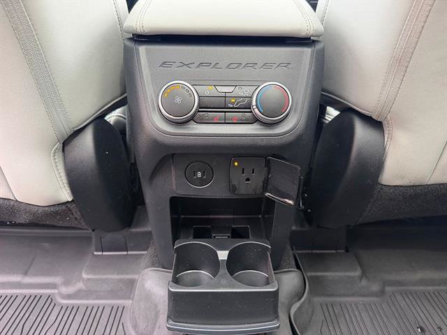 Certified 2025 Ford Explorer Platinum w/ Ultimate Package AWD/4WD image 17