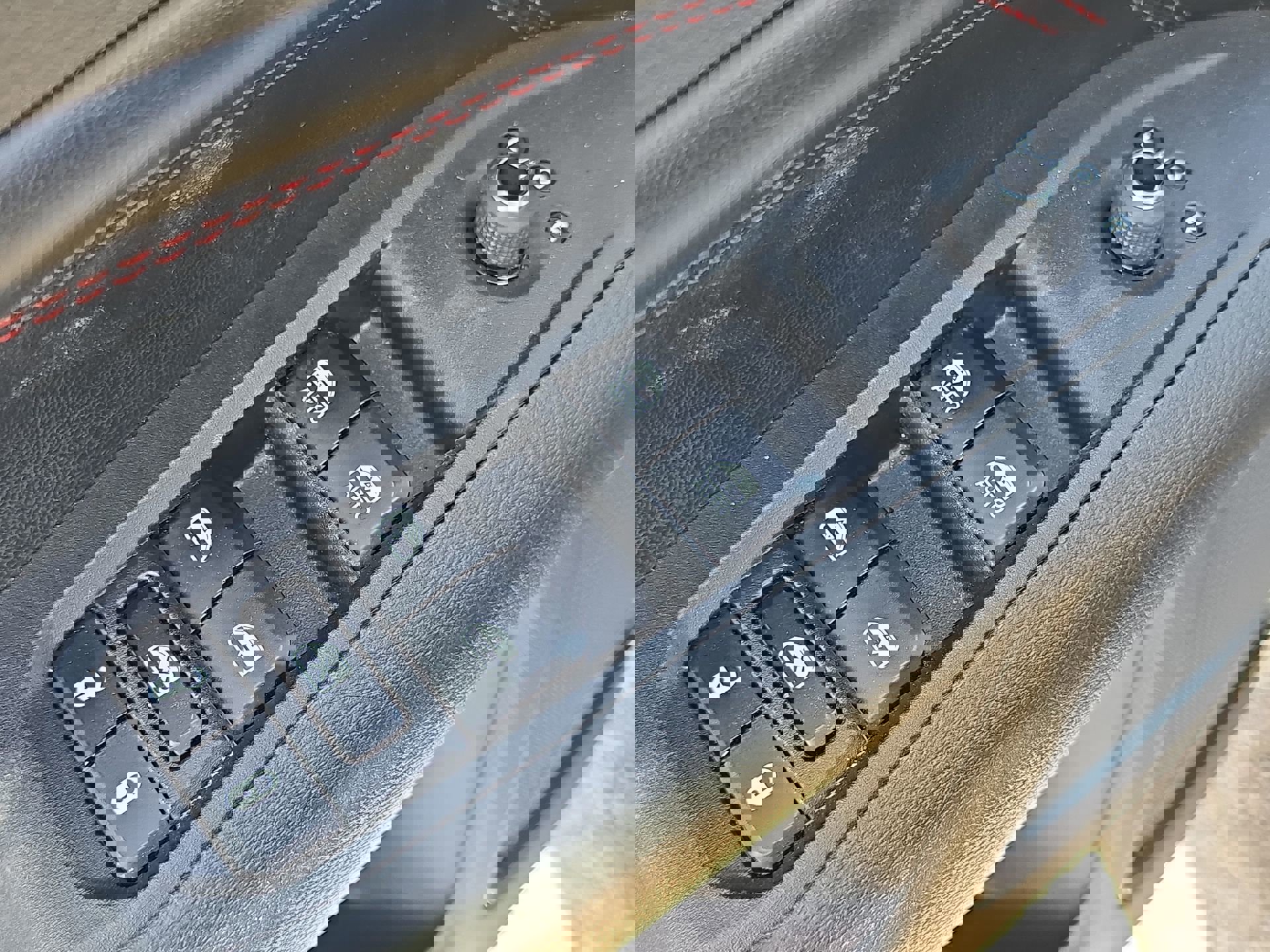 Used 2024 Jeep Compass Trailhawk image 12