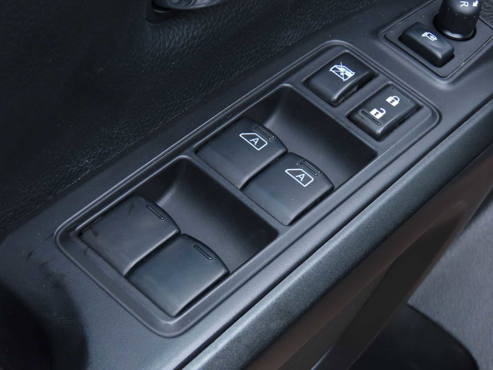 Used 2022 Nissan Titan PRO-4X w/ Pro-4x Convenience Package image 18