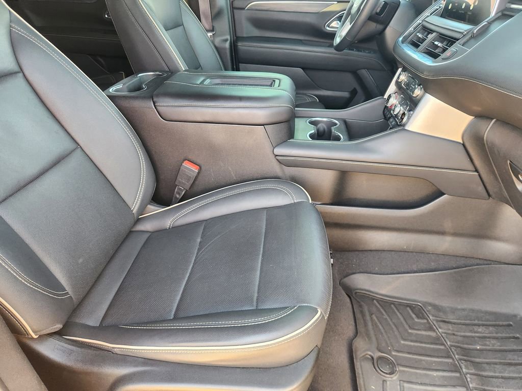 Used 2022 GMC Yukon SLT w/ SLT Premium Package image 13