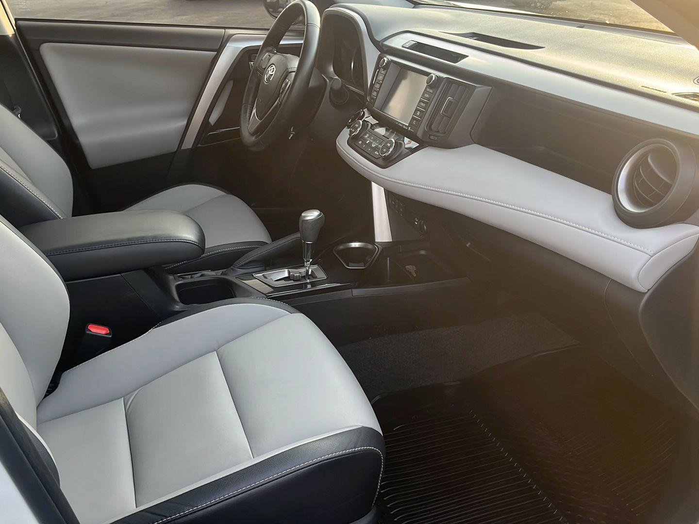 Used 2018 Toyota RAV4 Limited w/ All Weather Liner Package image 12