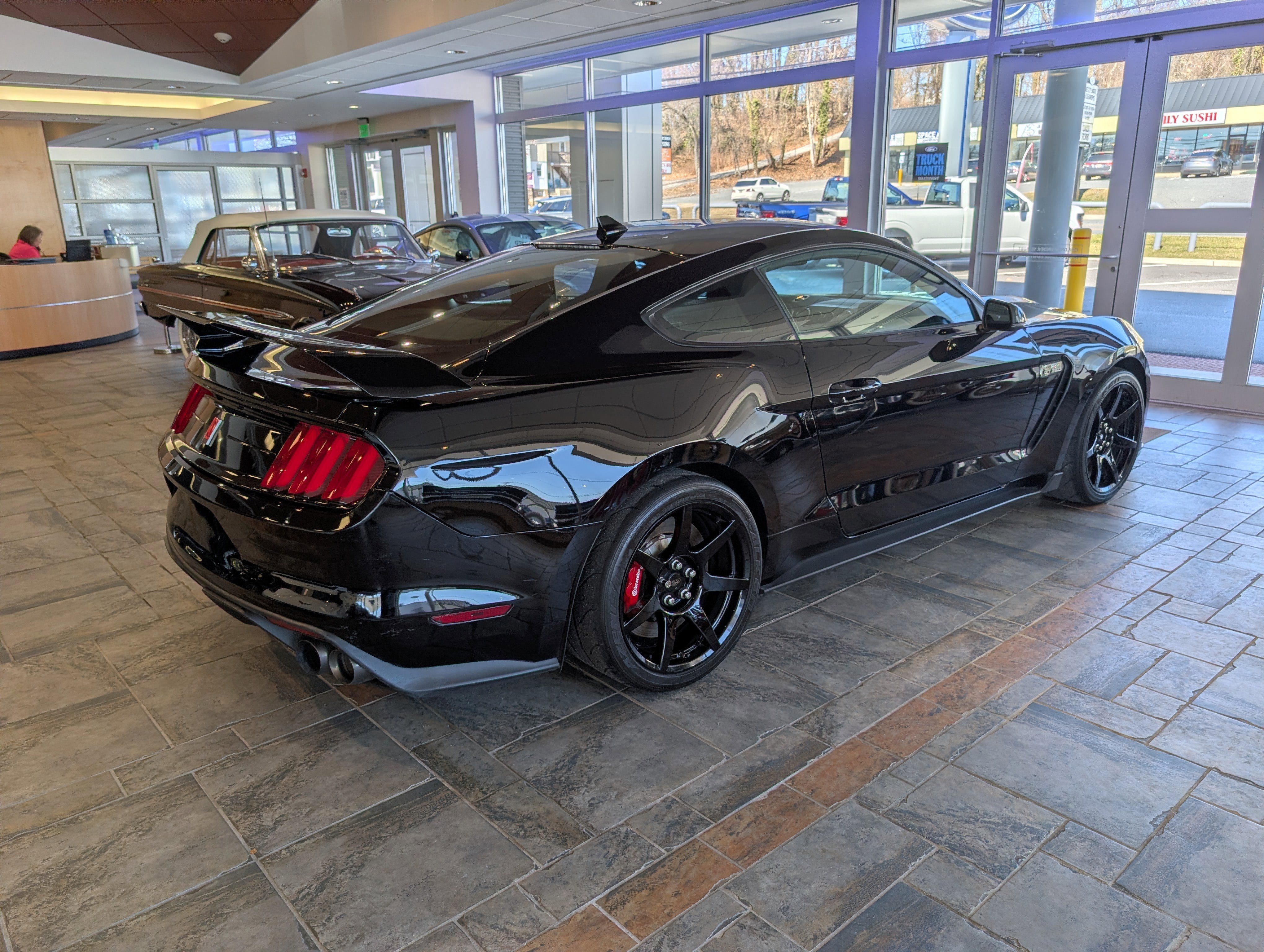 Certified 2020 Ford Mustang Shelby GT350R w/ GT350R Equipment Group 920A image 3