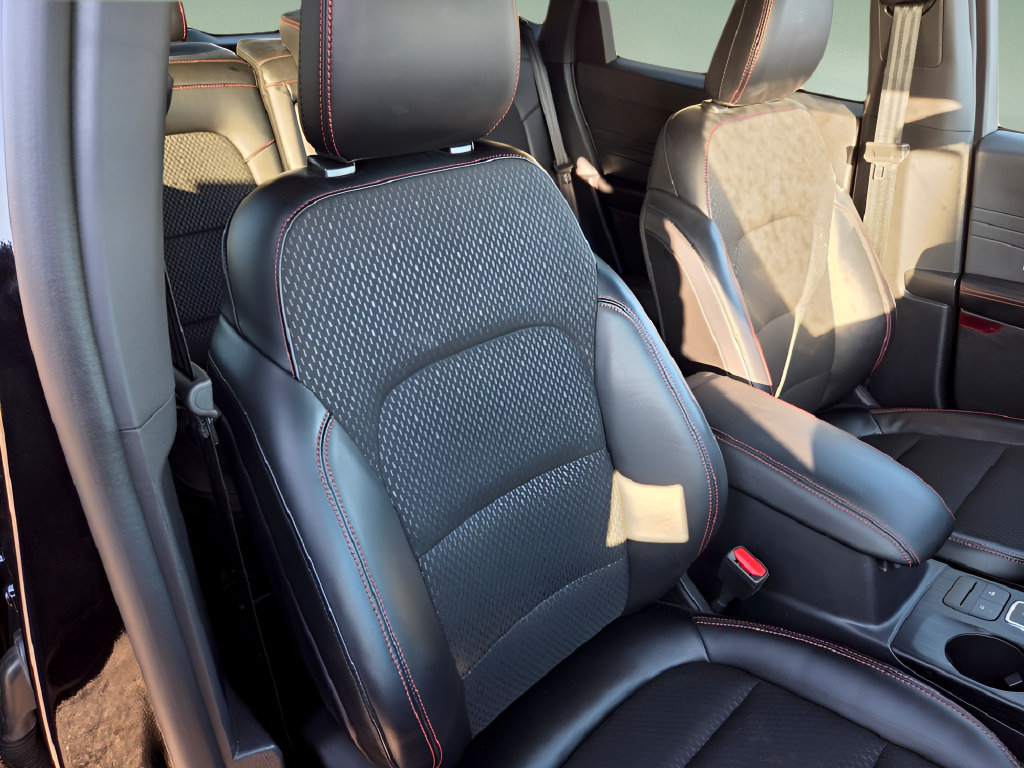 Certified 2025 Ford Escape ST-Line AWD/4WD image 30
