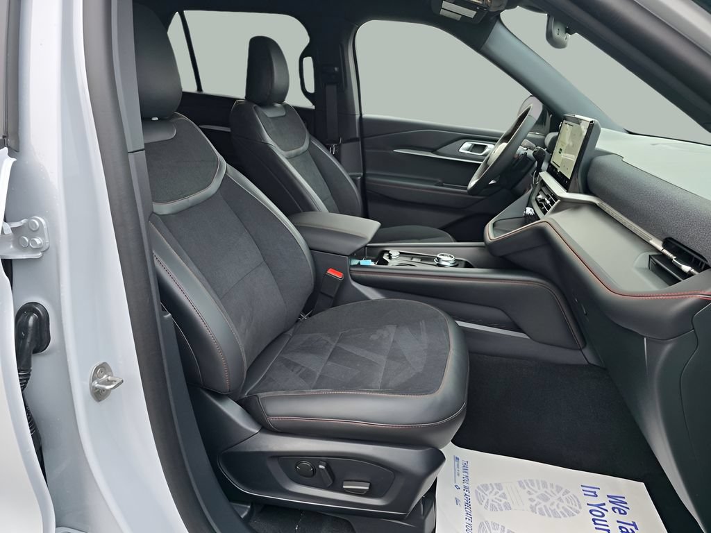 Certified 2026 Ford Explorer ST AWD/4WD image 19