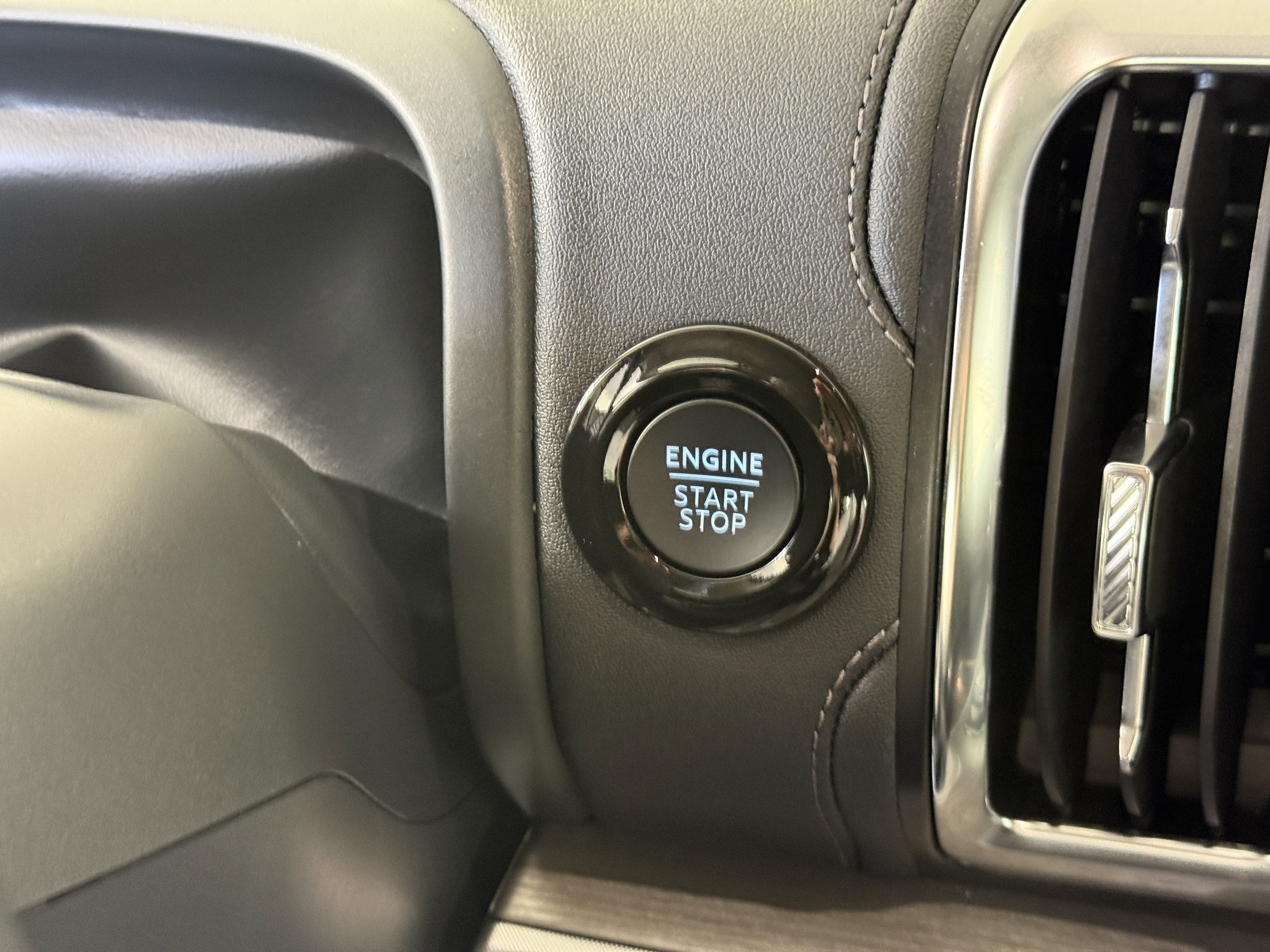 Certified 2025 Ford Expedition Platinum AWD/4WD image 30