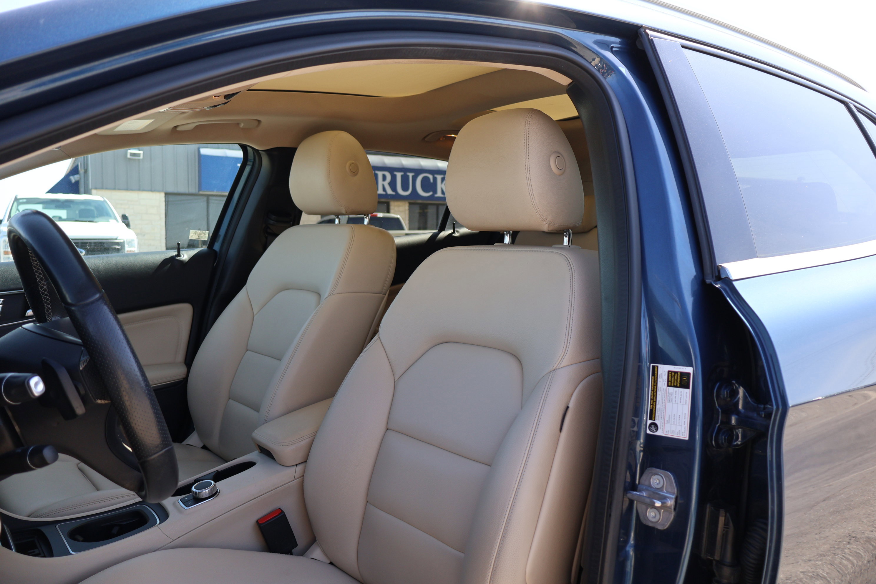 Used 2020 Mercedes-Benz GLA 250 4MATIC image 14