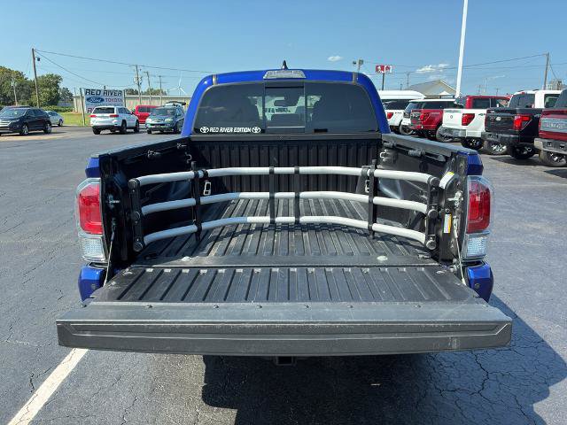 Used 2023 Toyota Tacoma TRD Off-Road w/ Technology Package AWD/4WD image 9