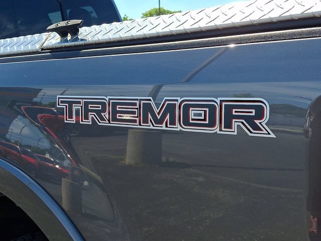 Certified 2022 Ford F250 Lariat w/ Tremor Off-Road Package AWD/4WD image 35