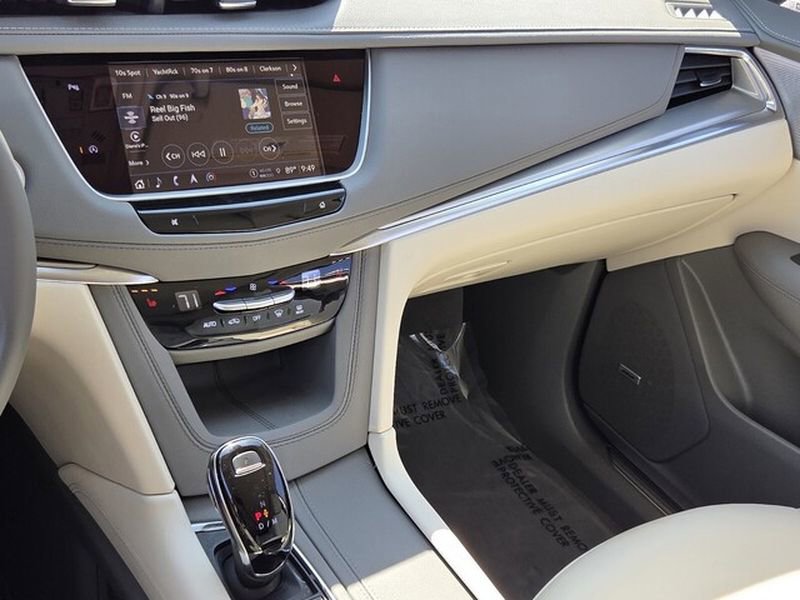 Used 2025 Cadillac XT5 Premium Luxury FWD image 25