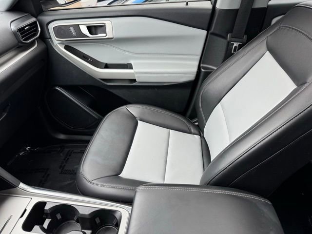 Certified 2023 Ford Explorer XLT w/ Equipment Group 202A image 28