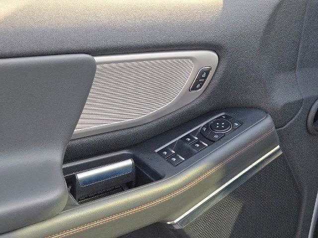 Certified 2025 Ford Expedition Active AWD/4WD image 26