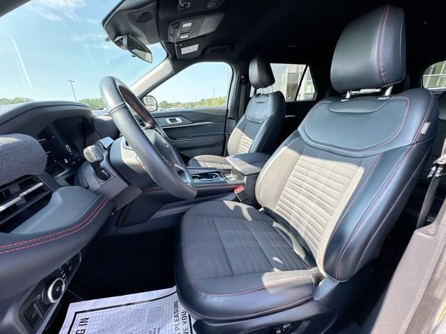 Certified 2025 Ford Explorer ST-Line AWD/4WD image 11