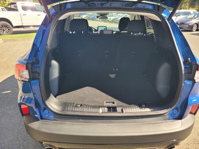 Certified 2022 Ford Escape SE w/ SE Sport Appearance Package image 8