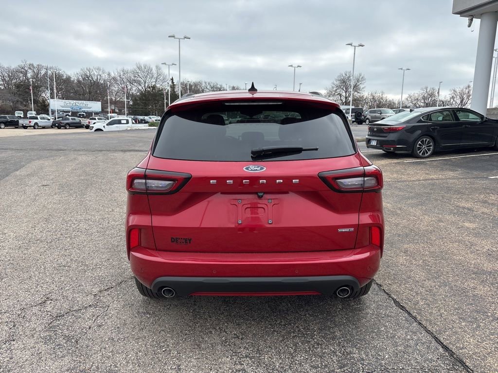 Certified 2024 Ford Escape ST-Line Select w/ Tech Pack #2 image 3