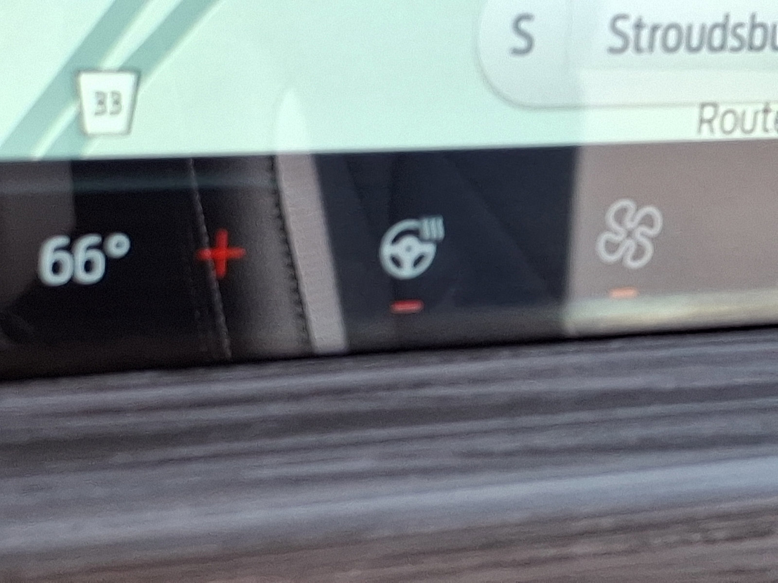 Certified 2025 Ford Escape Platinum w/ Premium Technology Package image 26