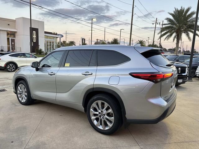 Used 2022 Toyota Highlander Limited image 6