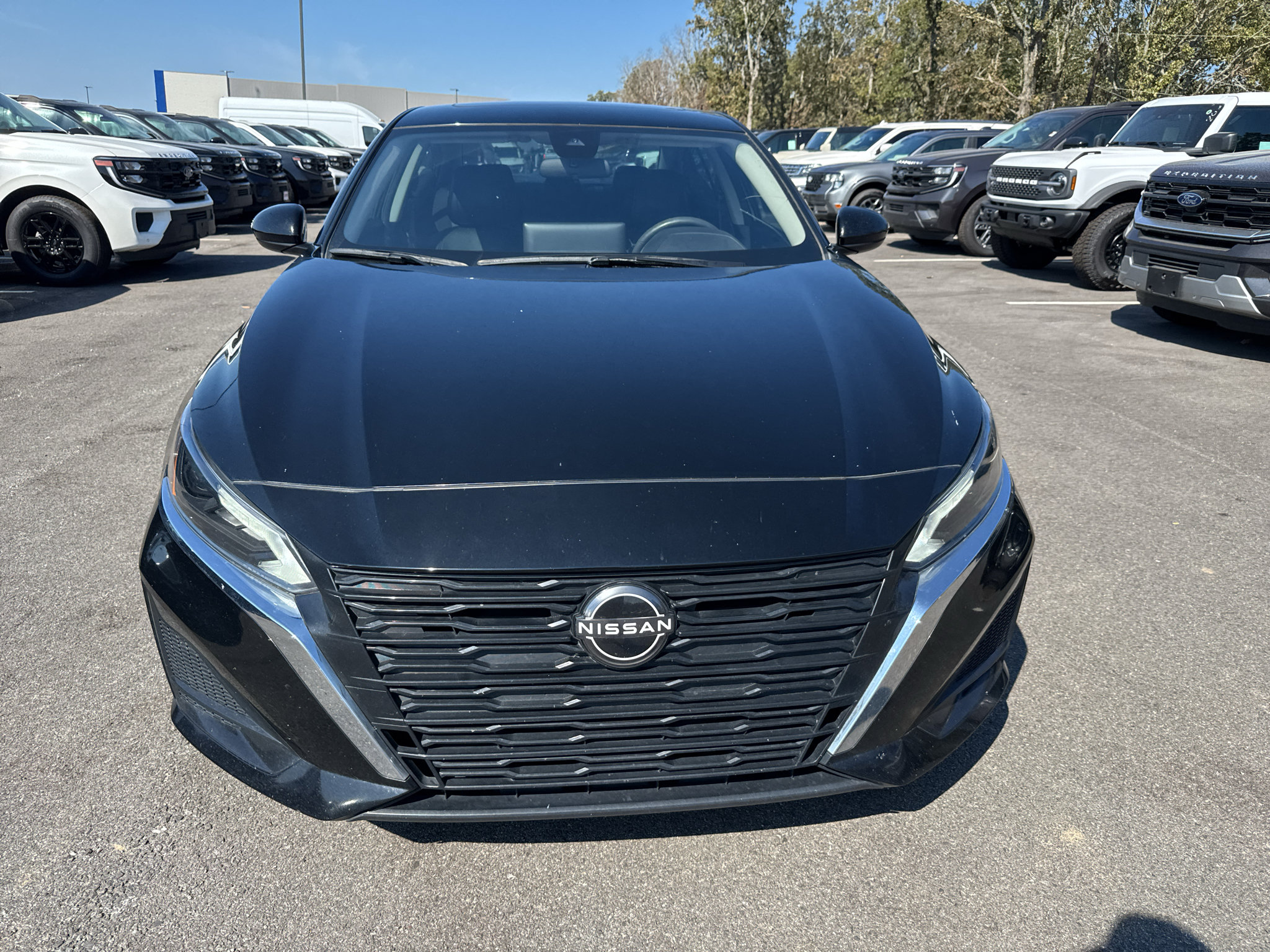 Used 2024 Nissan Altima 2.5 SV w/ SV Premium Package FWD image 2
